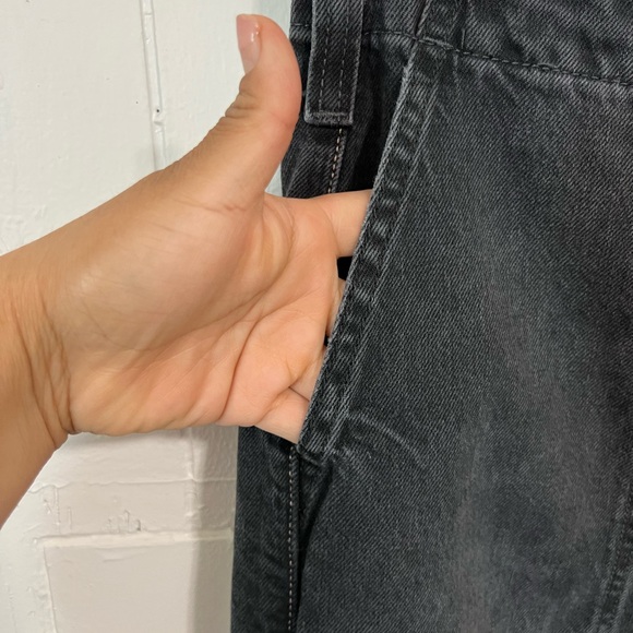 We the free  Major Leagues Mid-Rise Cuffed Jeans Black Wash size 28” - Picture 3 of 13